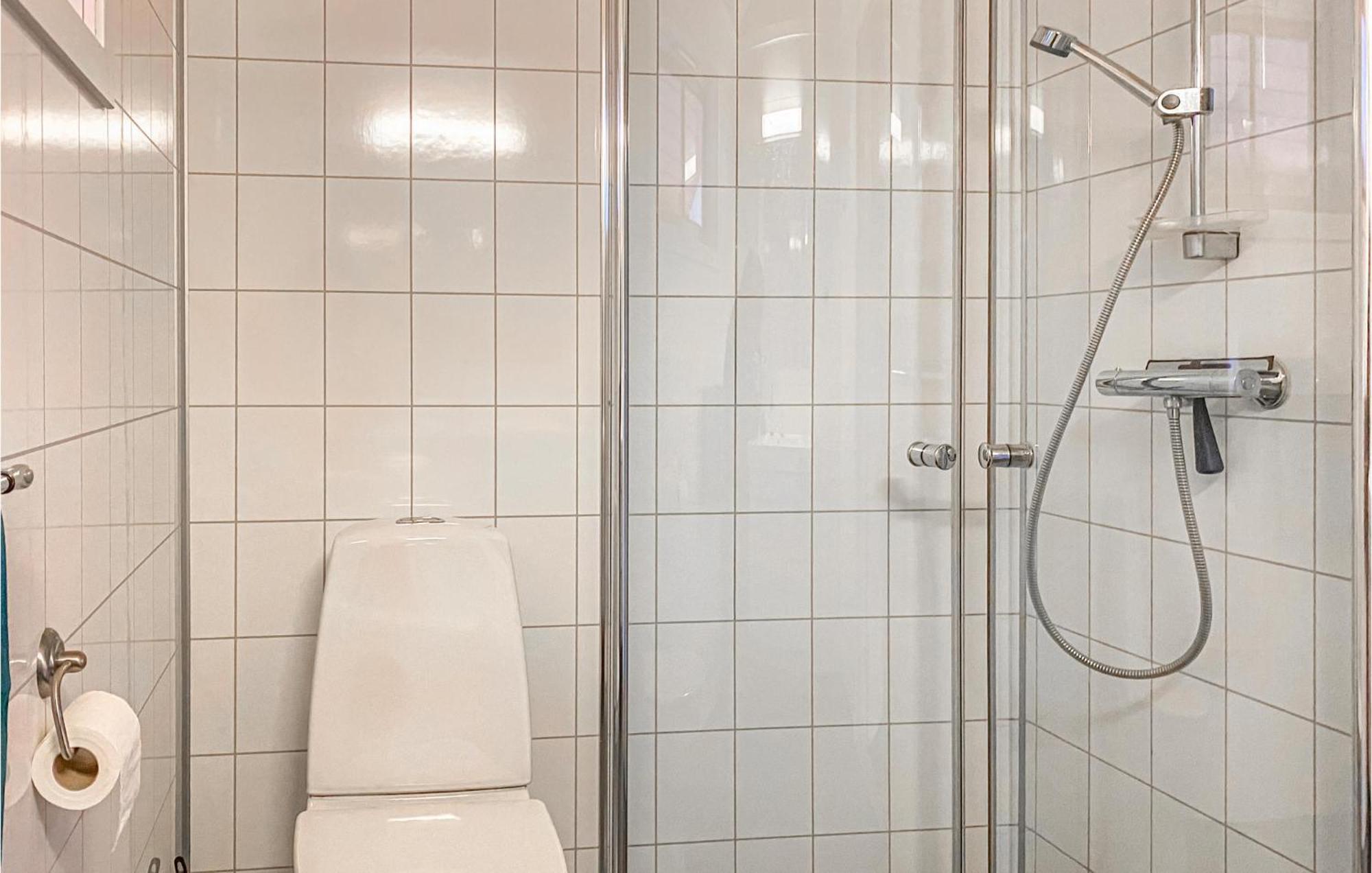 2 Bedroom Stunning Home In Lyngdal Bagian luar foto