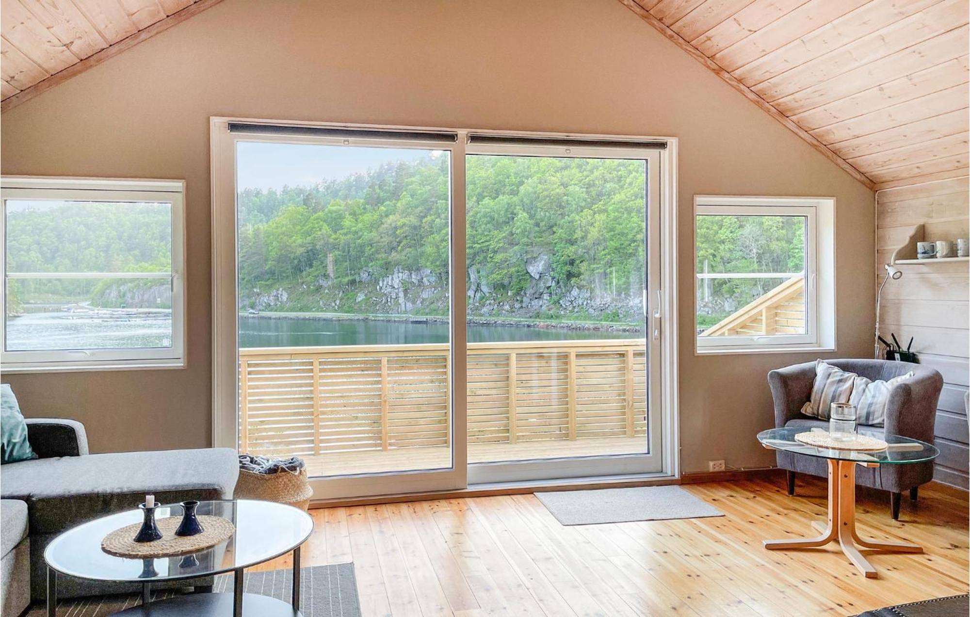 2 Bedroom Stunning Home In Lyngdal Bagian luar foto